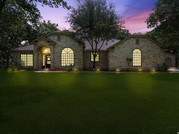 351 ROSEWOOD DR, La Vernia, TX 78121