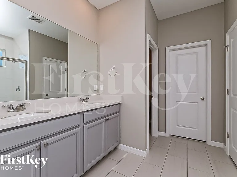 11836 Clare Hill Ave — Photo 8