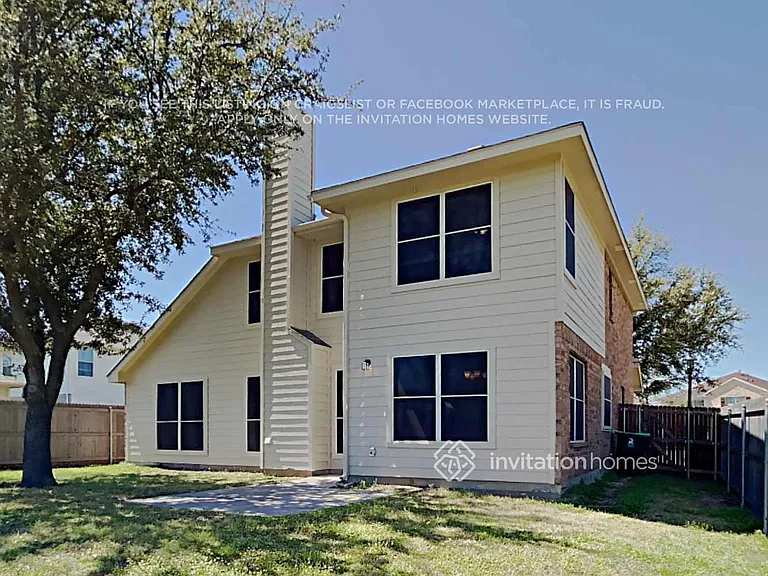 824 Blue Heron — Photo 20