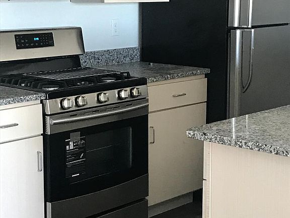 2nd image of 12844 Lomas Blvd NE