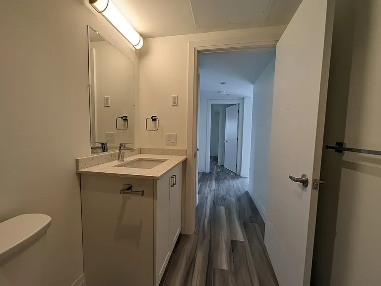 144 Lucan Ave #203 — Photo 22