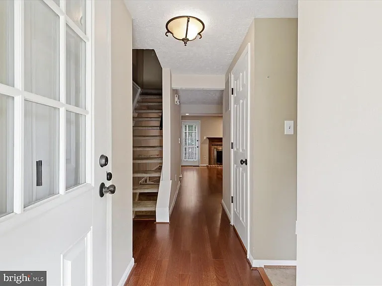 1563 Autumn Ridge Cir — Photo 4