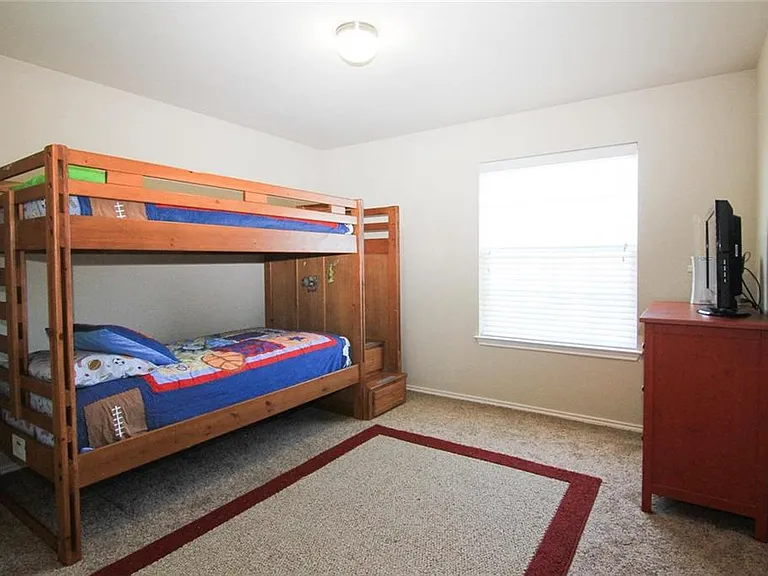 2705 Overton St — Photo 13