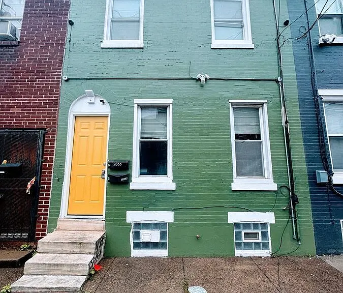 2068 E Somerset St #B — Photo 26