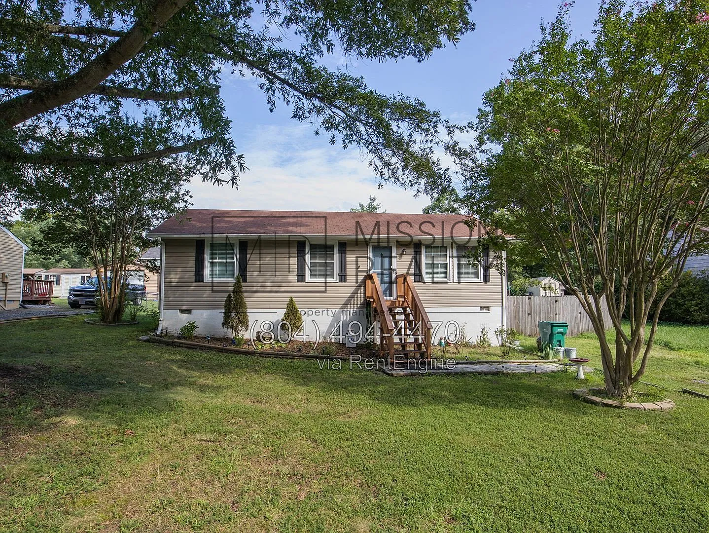 3 bed, 1.0 bath, 960 sqft, $1,900 — Photo 1