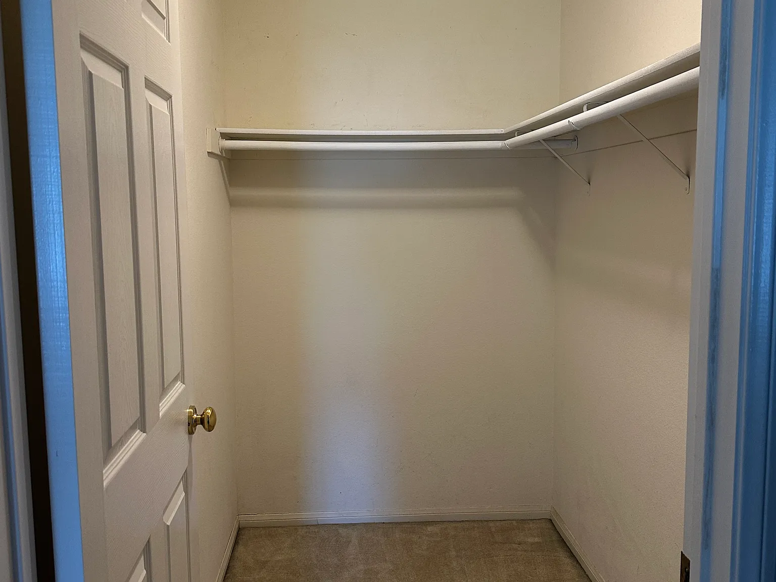 4 bed, 1990 sqft, $1,495 — Photo 3