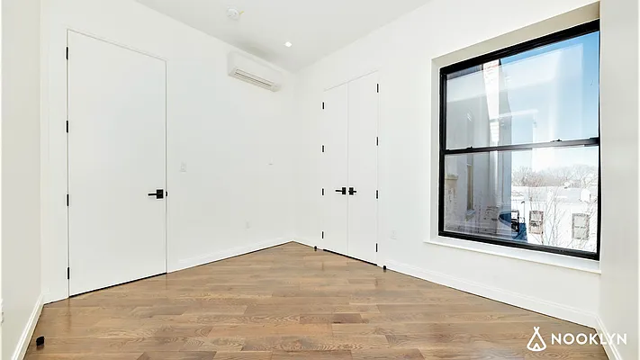 Rented by Nooklyn NYC LLC | media 49