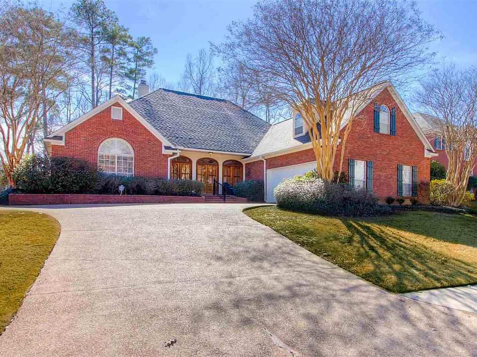 1st image of 102 Woodlands Park Dr