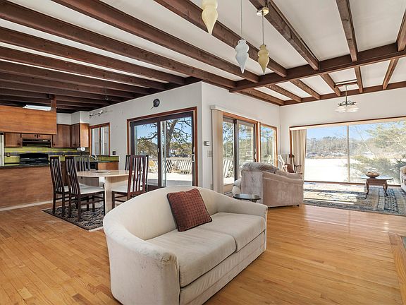 3rd image of 36 Little Neck Lane