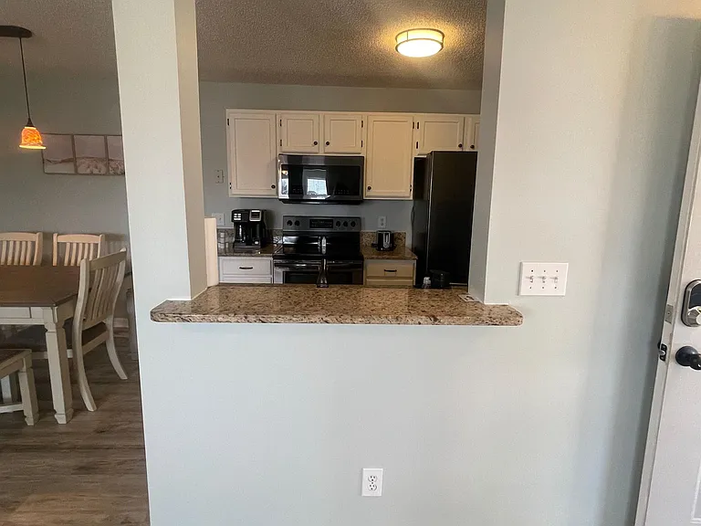 2266 Huntingdon Dr — Photo 29