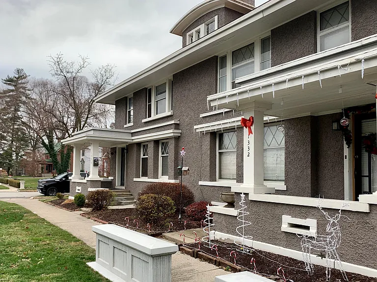 1336 W Jefferson Blvd — Photo 2