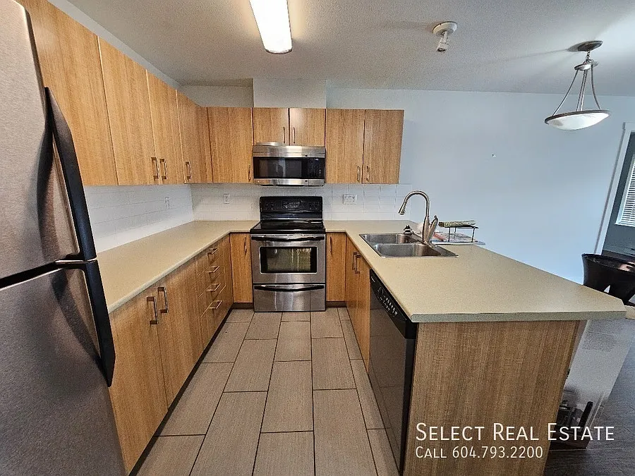 2 bed, 700 sqft, $1,450 — Photo 1