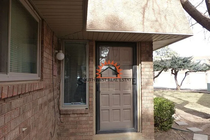 2 bed, 1.0 bath, $1,000 — Photo 1