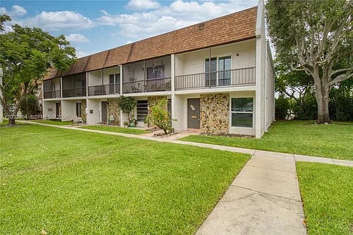 5259 SW 40th Ave #26 Photo 1