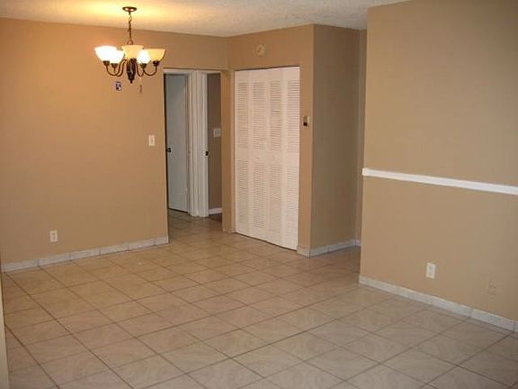 4th image of 2704 NE 6th Ln
