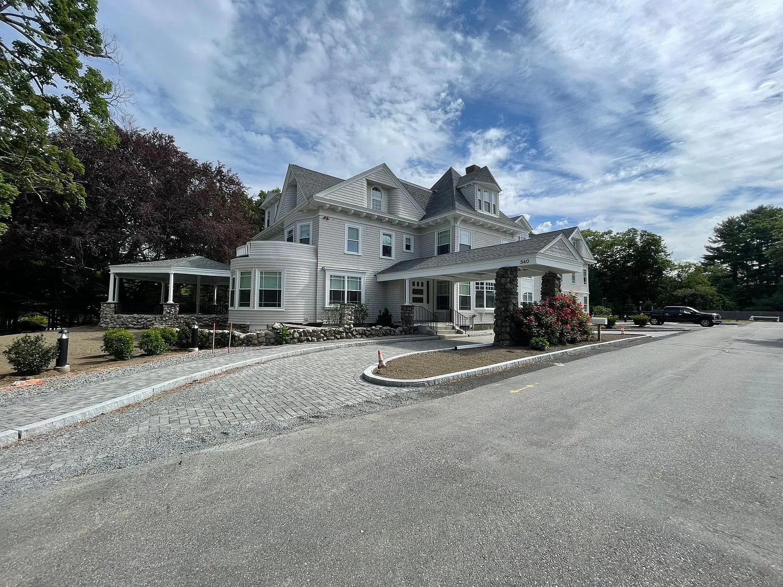 2 bed, 1023 sqft, $2,850 — Photo 1