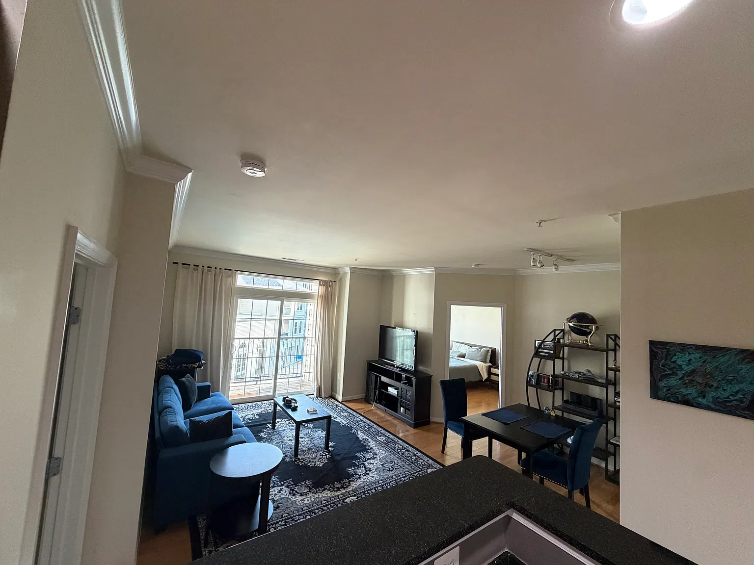 2 bed, 1056 sqft, $2,700 — Photo 2