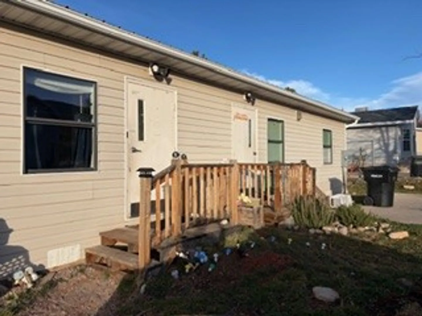 2 Bed/1 Bath Duplex for Rent — Photo 2
