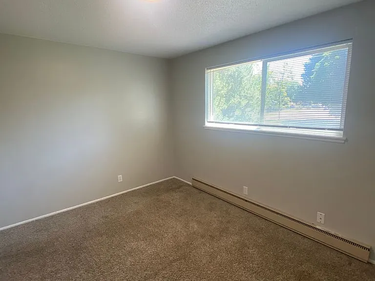 401 S Holly St — Photo 20