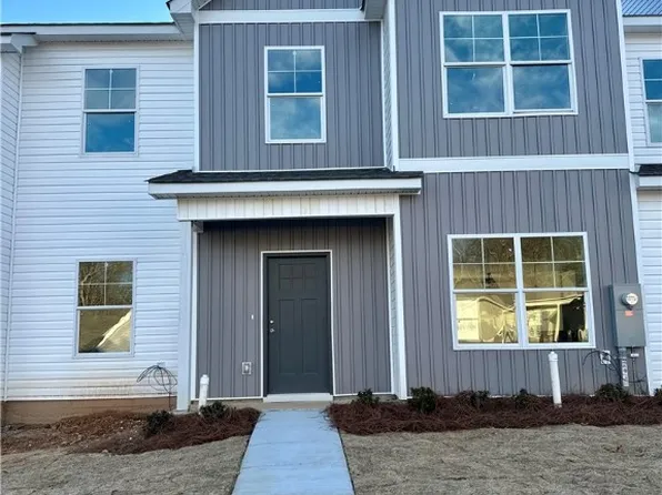 2131 Cobblestone Dr #8, Opelika, AL 36804