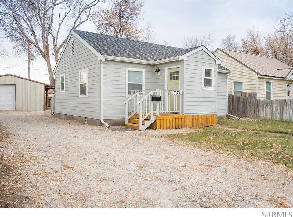 1st image of 1075 Ada Ave