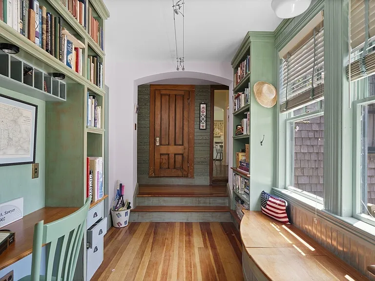 21 McKinley Ave — Photo 23