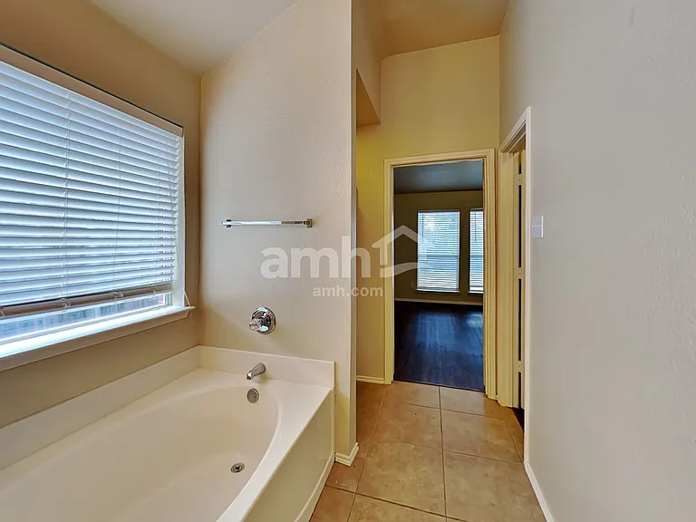 3213 Scenic Glen Dr — Photo 10