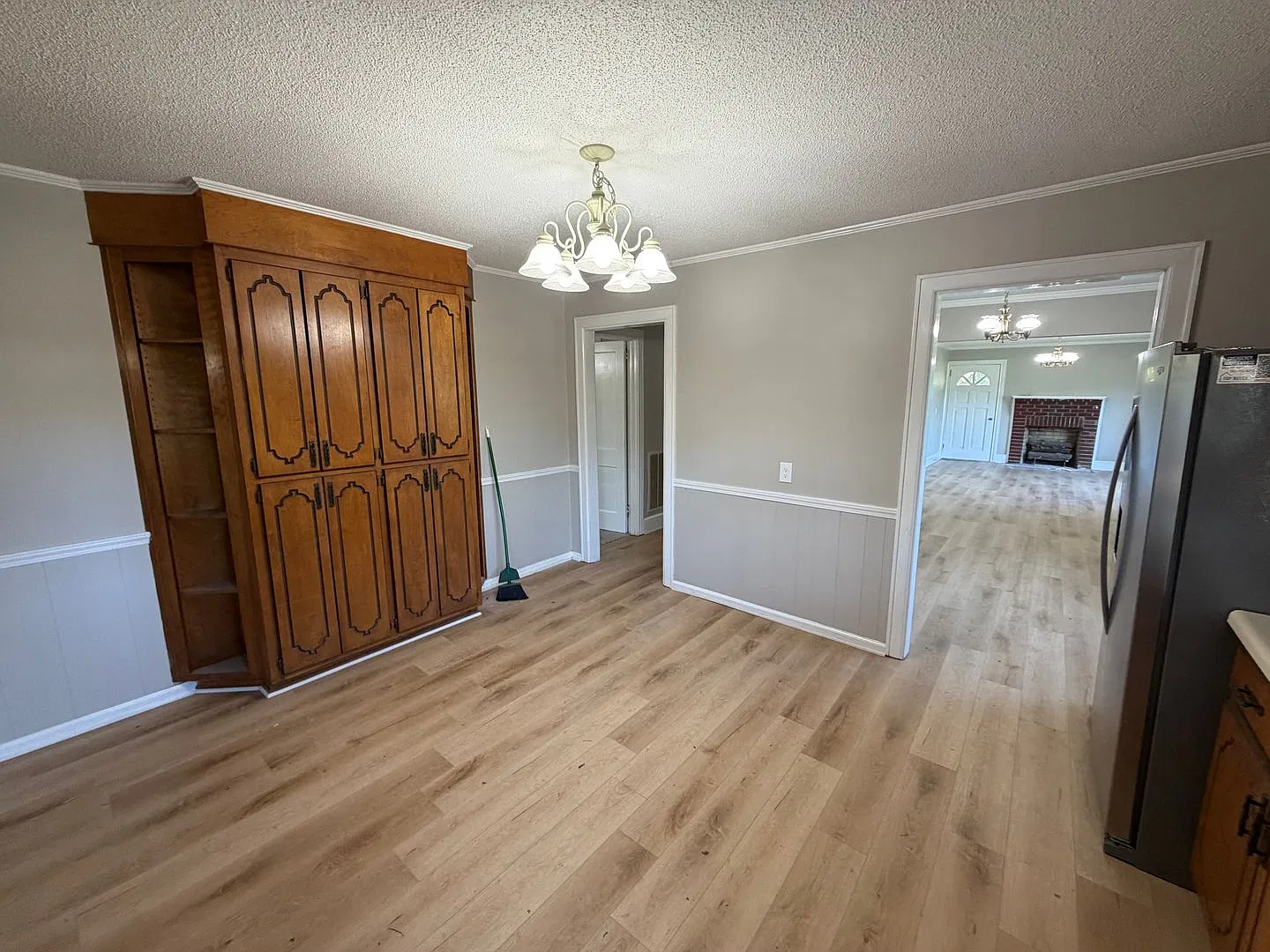 3 Bedroom 2 Bathroom Home - Recently Updated — Photo 4
