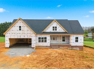 121 Winchester Dr, Ararat, NC 27007