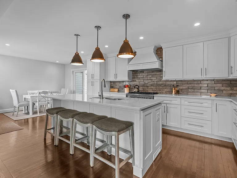 18 Sylvan Ter — Photo 12