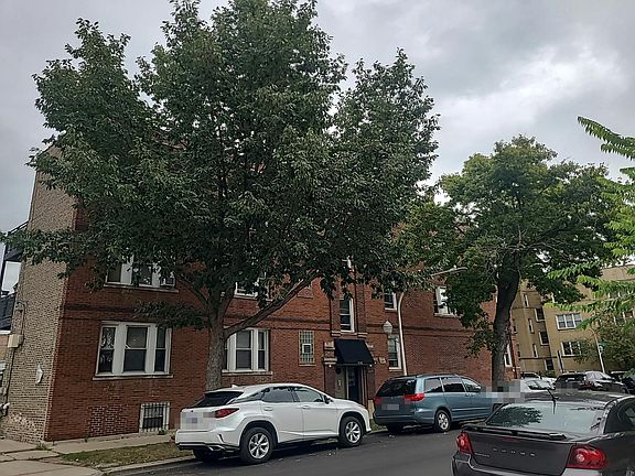 3rd image of 3142 W Cullom Ave APT 2W