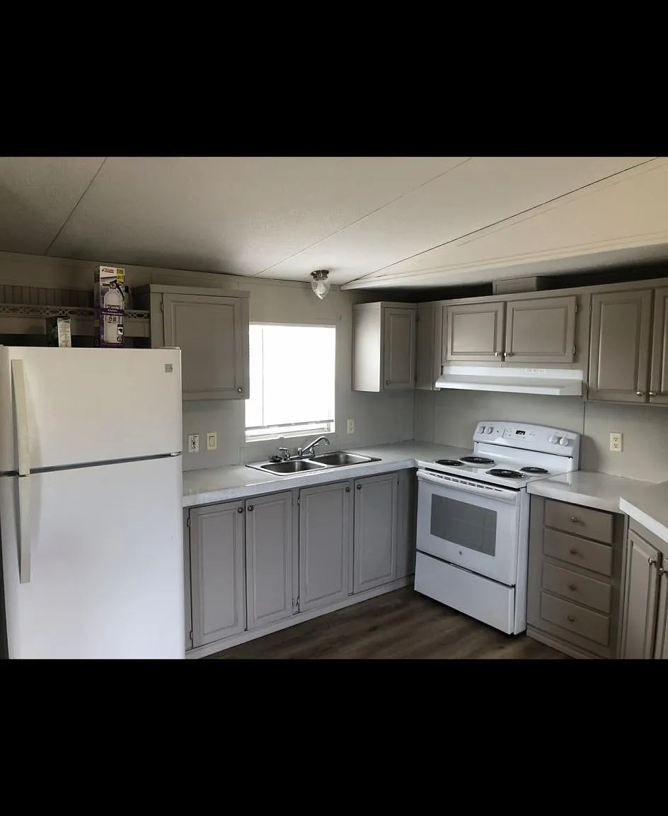 2949 Zigmont Rd — Photo 2