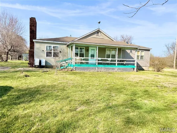 17901 Dove Rd, Phillipsburg, MO 65722