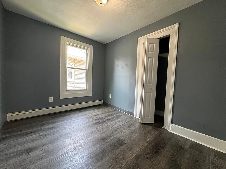 421-2 Logan St #2B — Photo 6