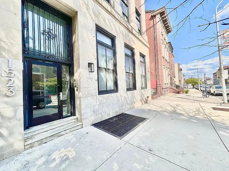 1525 W Girard Ave #B1 — Photo 20