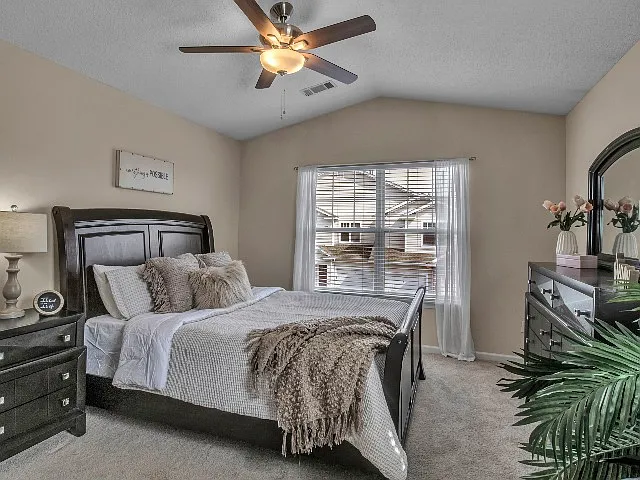 Renaissance Place Apartments — Photo 12