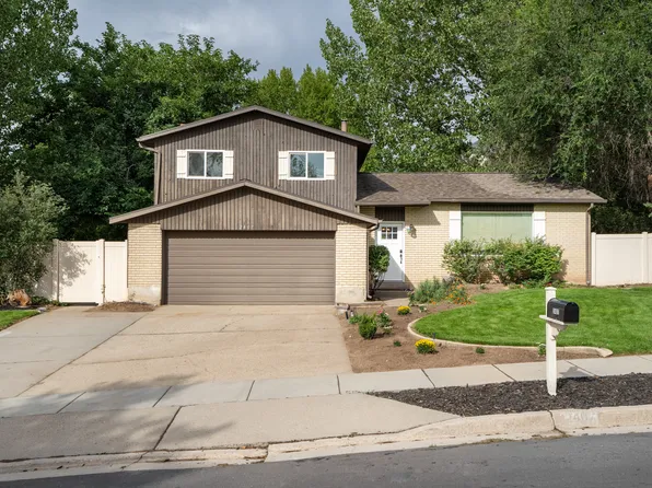 2407 E Hunts End Dr, Sandy, UT 84092