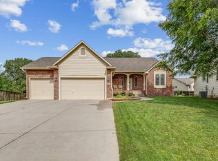 901 N Wisteria Cir, Derby, KS 67037