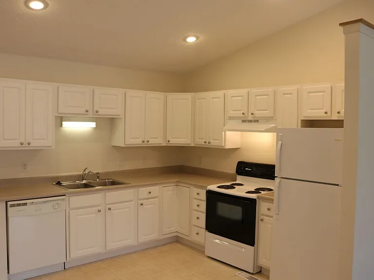 2271 Shamrock Ln — Photo 8