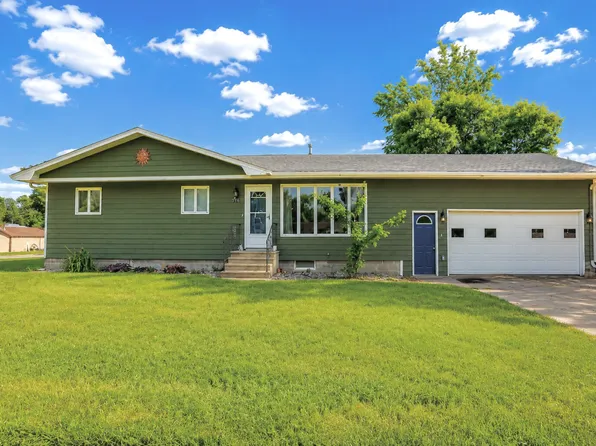 816 12th Ave NE, Aberdeen, SD 57401