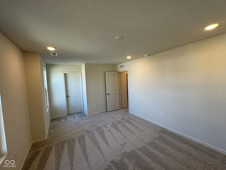 6837 Bridle Oaks Ct — Photo 12