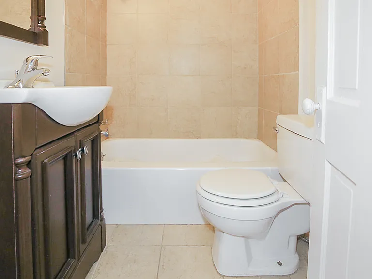 2254 N Southport Ave #2 — Photo 4