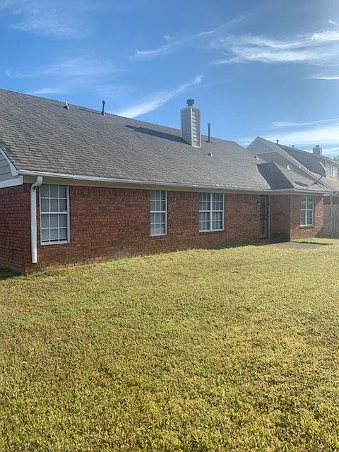1st image of 6393 Valley Oak Dr