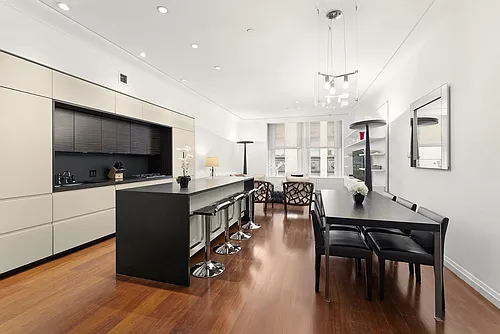 55 Wall St #520 Photo 1