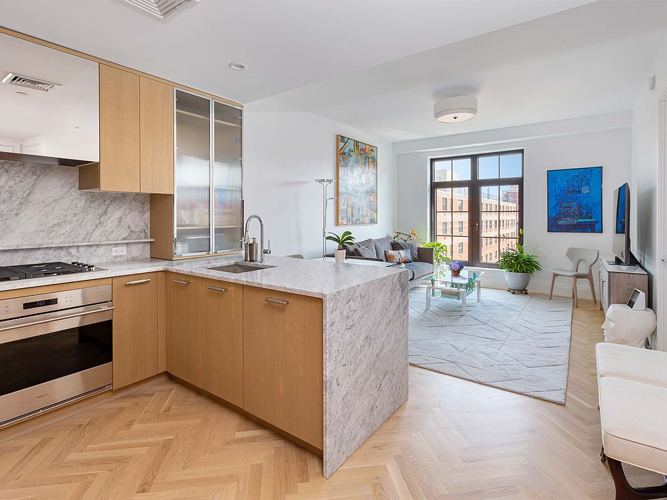 1st image of 300 W 122nd St #7S