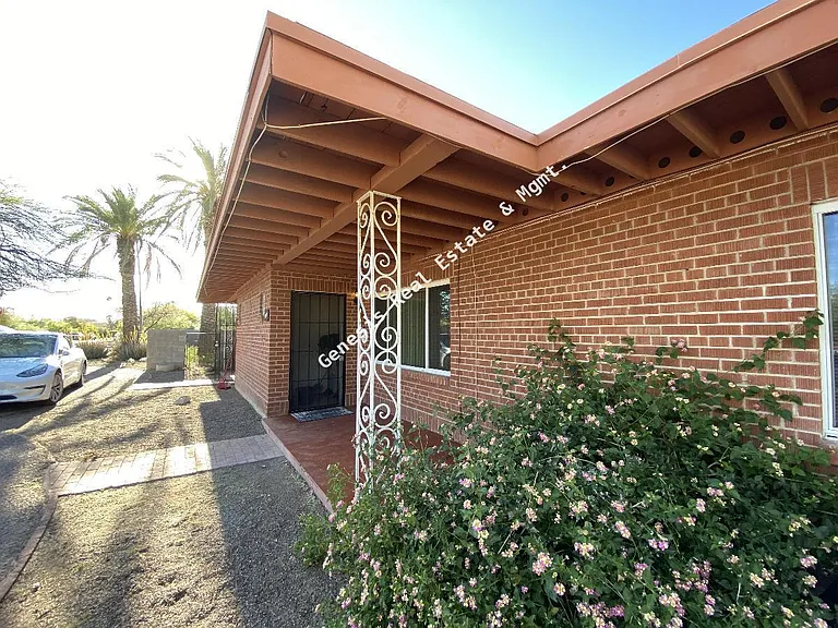 2803 E Lee St — Photo 3