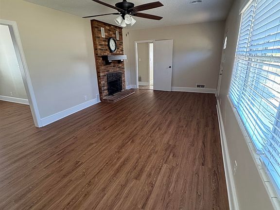 4th image of 3013 Country Club Rd