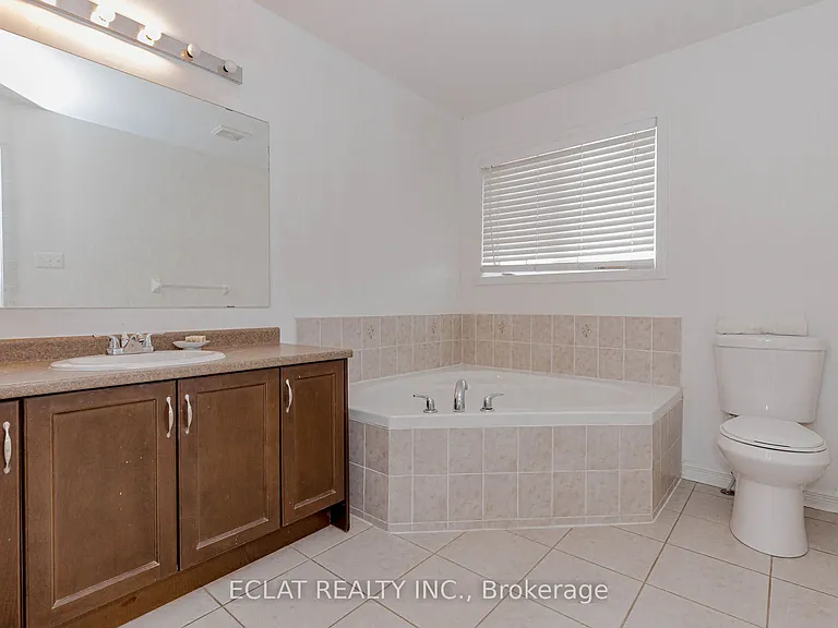 2 Lancaster Ct — Photo 28