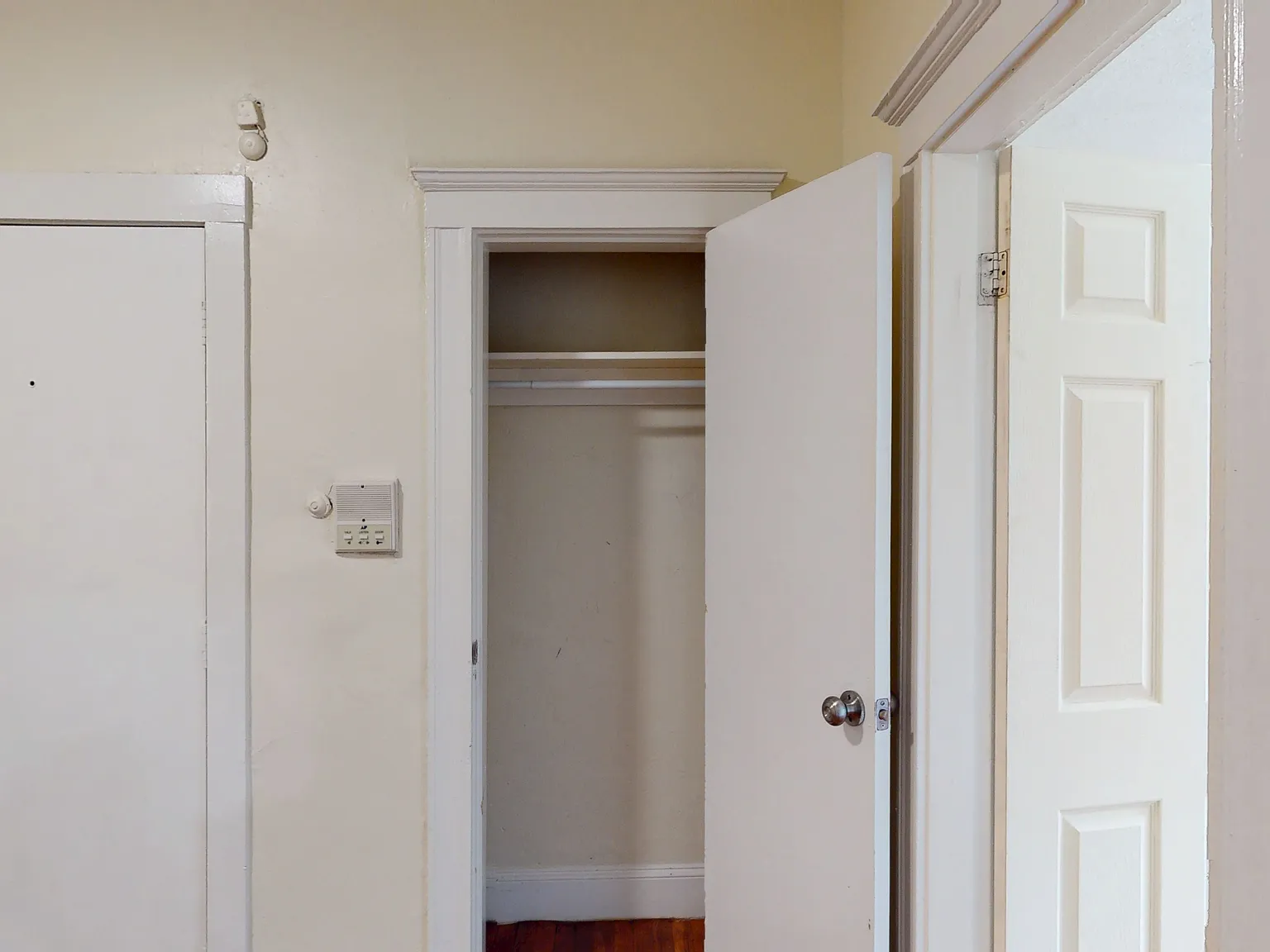 2 bed, 950 sqft, $2,900 — Photo 4