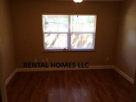 133 Clyde Ave — Photo 4